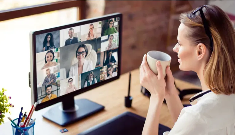 4 Ways Female Managers Communicate Differently With Remote Teams