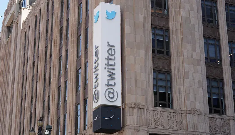 Hacker Demands a $200K Ransom From Twitter After Stealing the Data of 400M Users